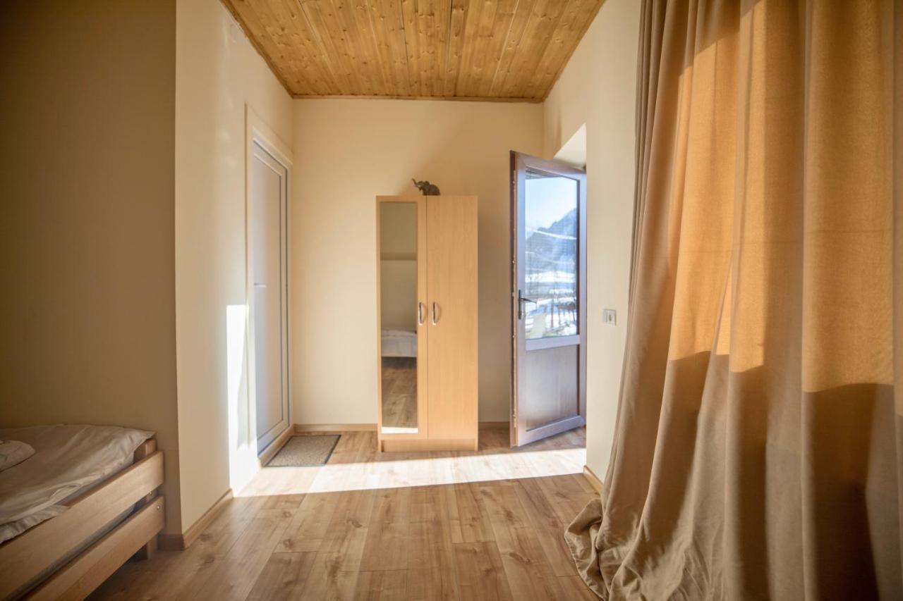 Guesthouse And Cottage Nicolo Kazbegi Exterior foto